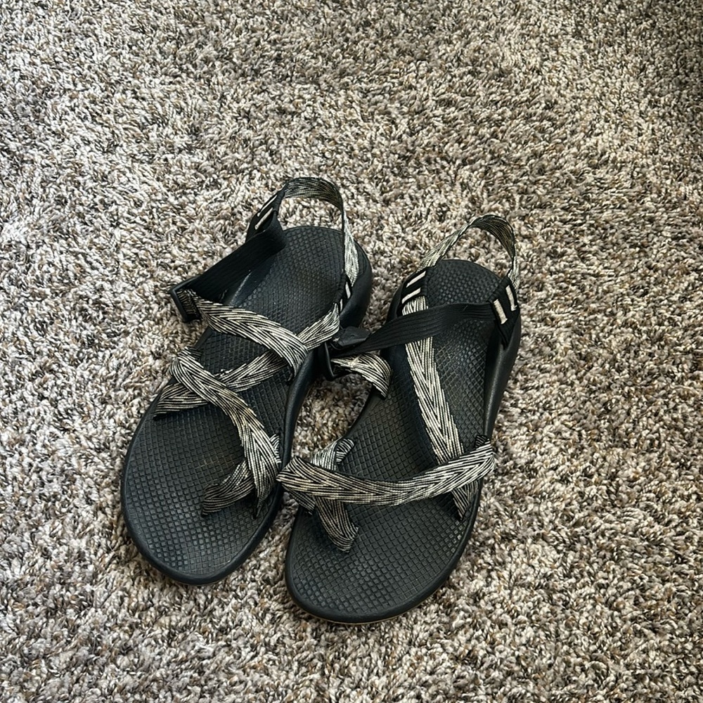 Women’s Size 10 Chaco Toe Strap Sandals